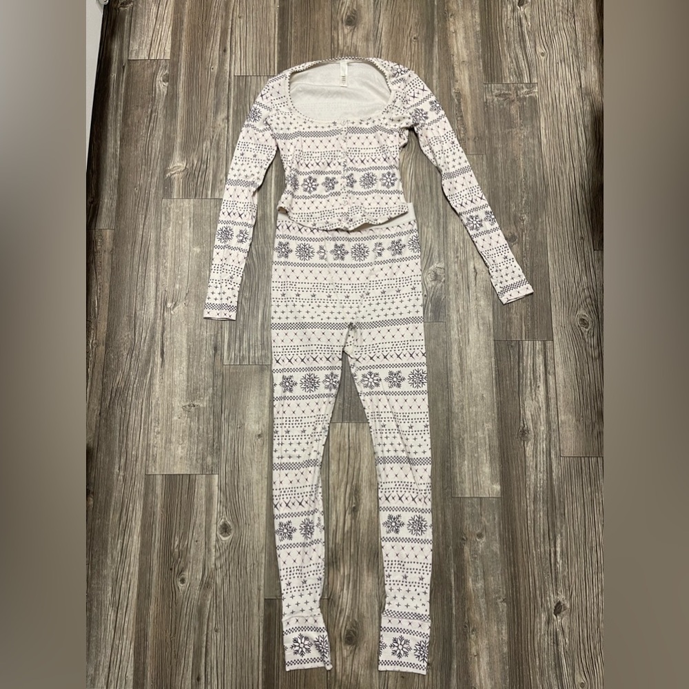 SKIMS - HOLIDAY PJS - SIZE SMALL - GREAT CONDITIONS- WORN 1X